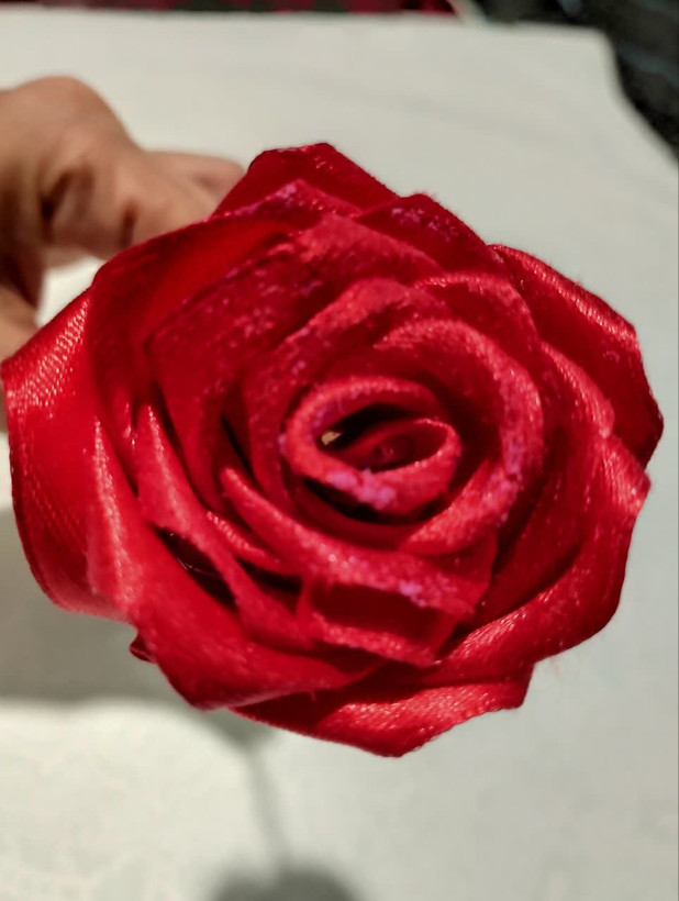 دسته گل رز روبانی رنگبندی و تعدادشاخه متنوع شایندار و بدون شاین
